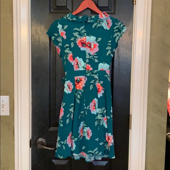 MinkPink wrap dress XS Plunge midi - Picture 5 of 5